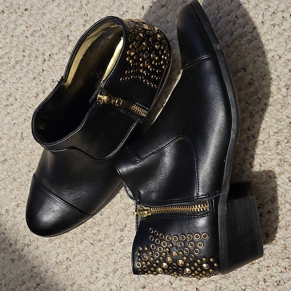 Yellow Box Shoes - Yellow Box Boots - Oak